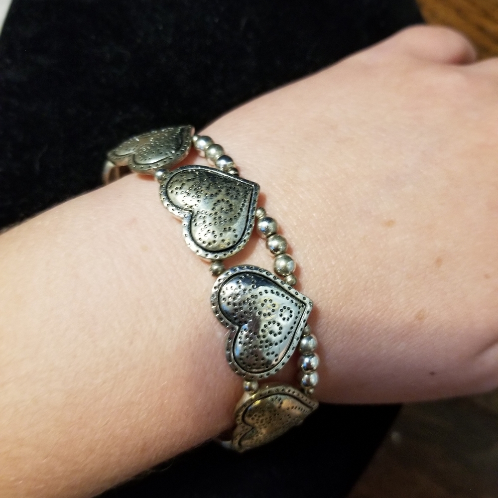 SALE! Silver heart bracelet - Picture 2 of 3